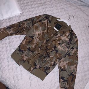 CAMO BOMBER JACKET